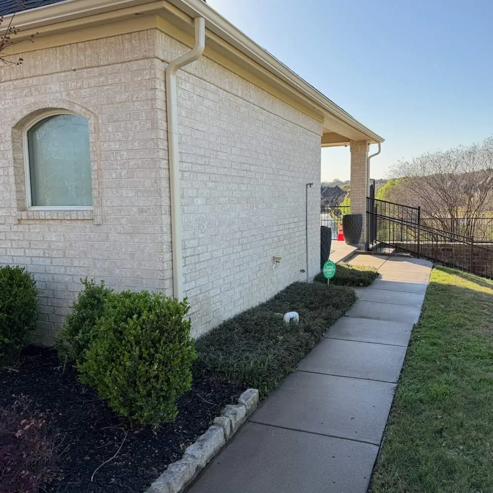 Brick home exterior and walkway cleaned in the DFW area